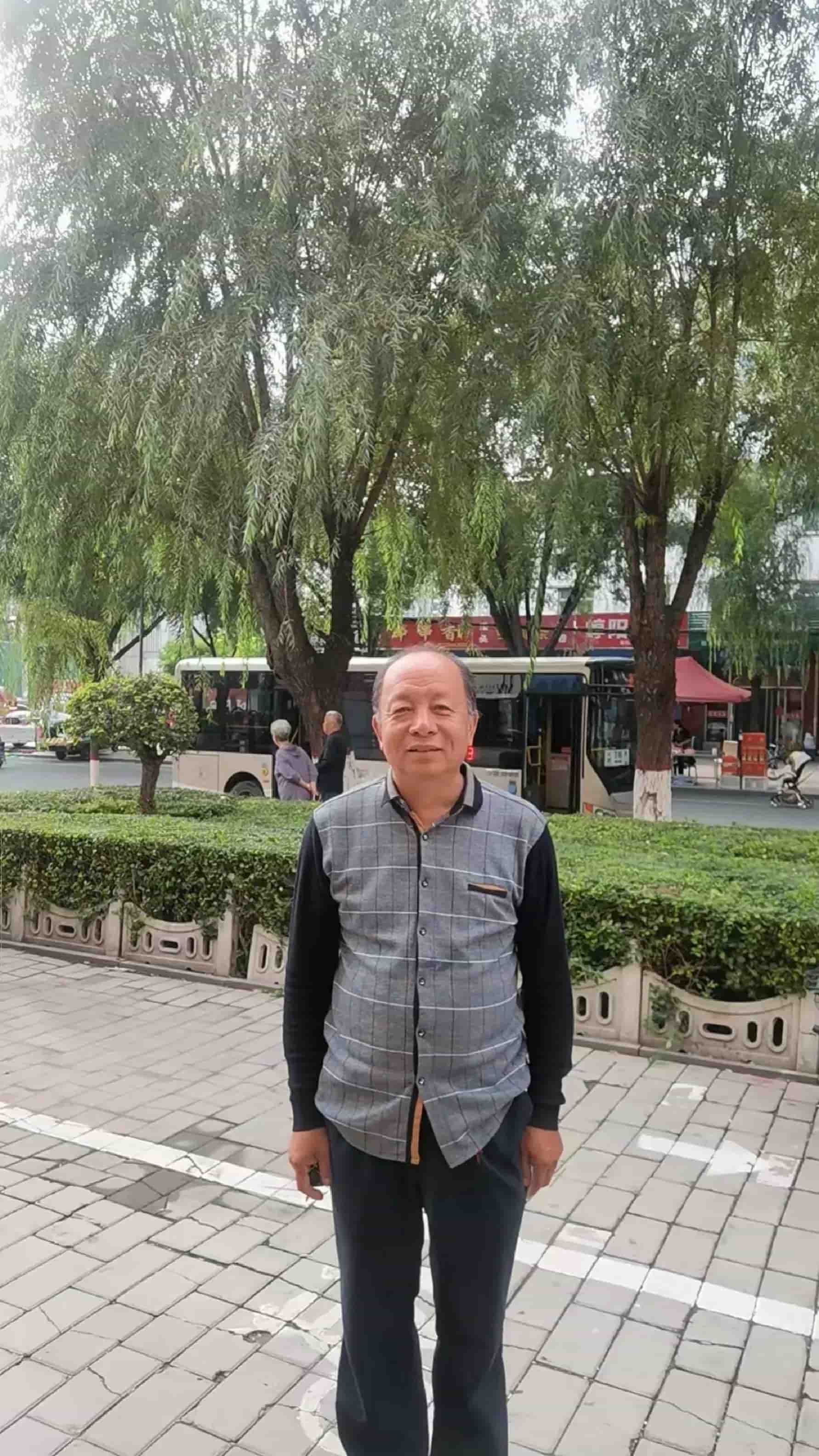 温建军：大会特邀贵宾